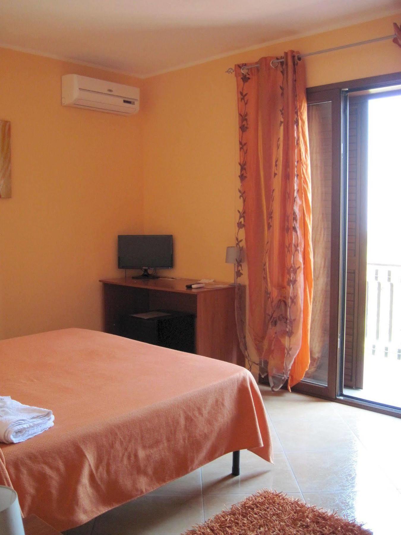 Anthea Dell' Etna Bed & Breakfast Santa Venerina Dış mekan fotoğraf