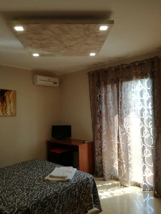 Anthea Dell' Etna Bed & Breakfast Santa Venerina Dış mekan fotoğraf